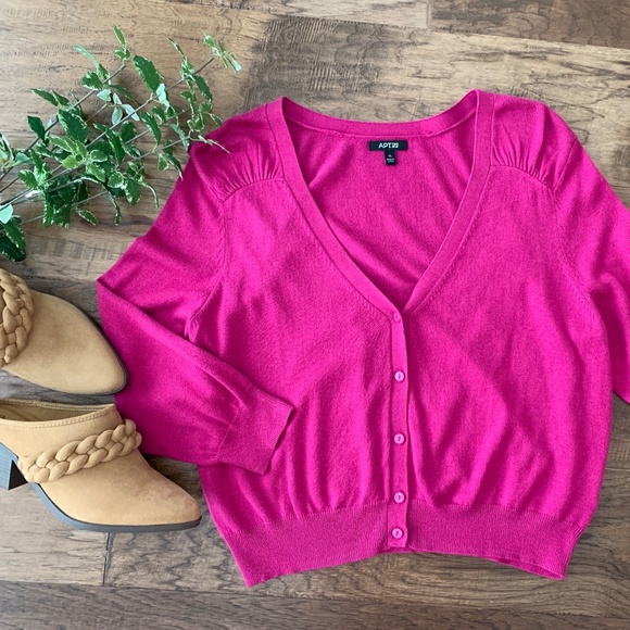 Apt. 9 Sweaters - Apt. 9 Magenta Fuchsia Pink Cropped 3/4 Sleeve V-Neck Cardigan Sweater Office
